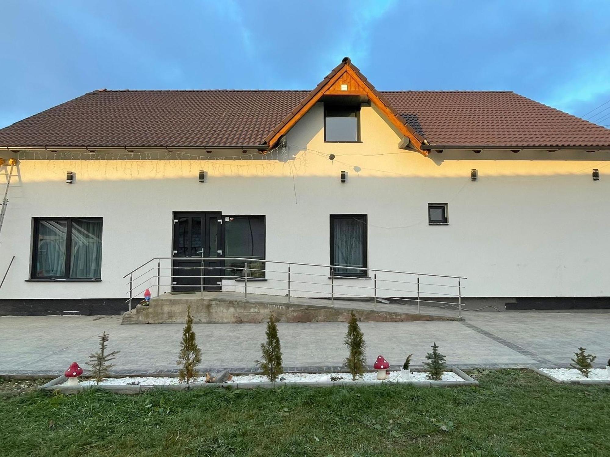 Casuta Din Drumul Muntelui Dragus Buitenkant foto